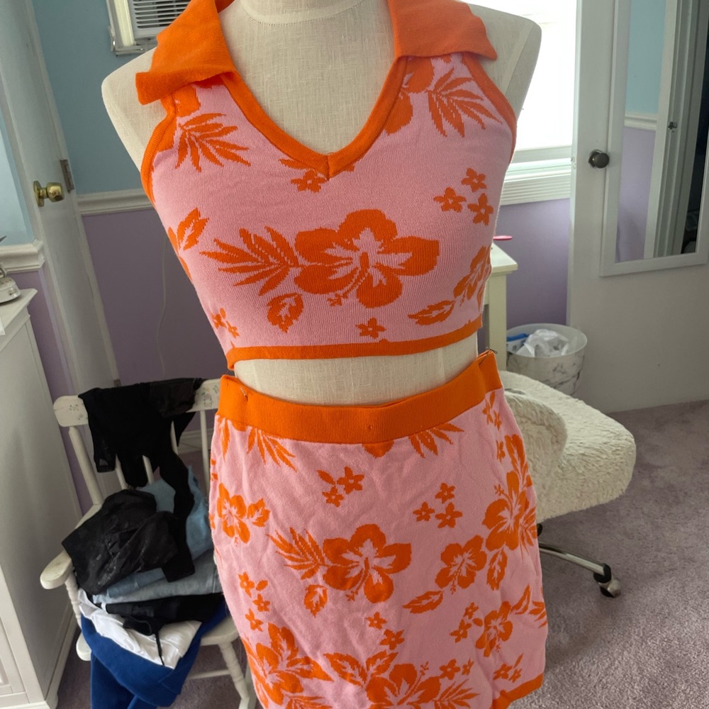 Wild Fable Floral Pink and Orange Women's Skirt and shirt matching set